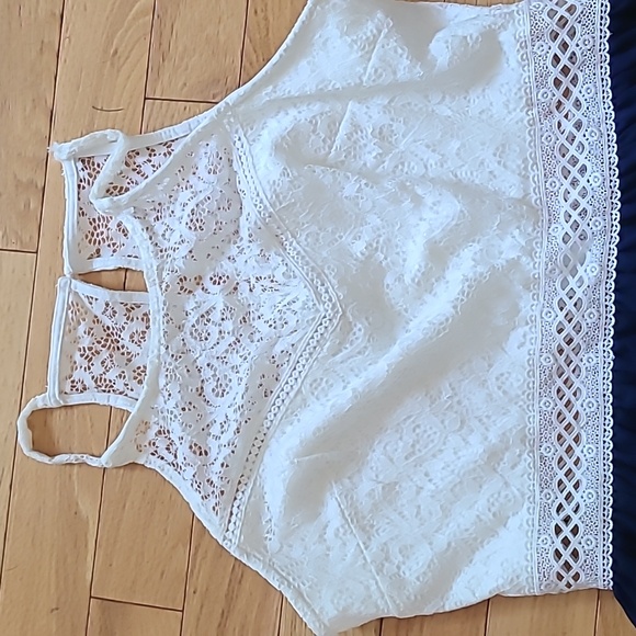 Lace Dress - Picture 2 of 3